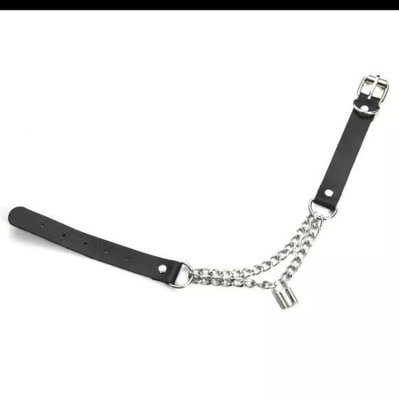 Lock Me Up Choker - Picture 3 of 4
